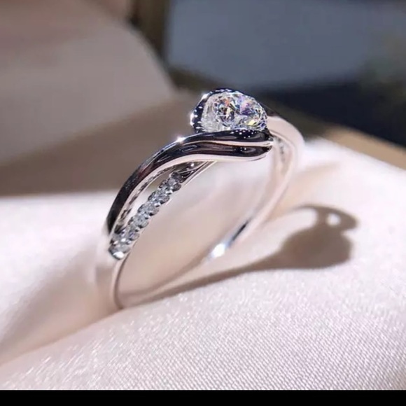 💍NEW Sterling Silver Round Diamond Solitaire Ring - Picture 3 of 6